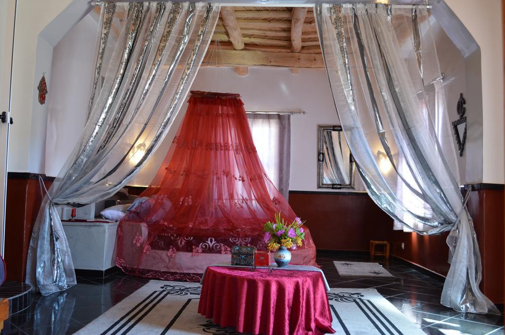 Auberge Le Jardin De La Source Aït Ben Ali 外观 照片