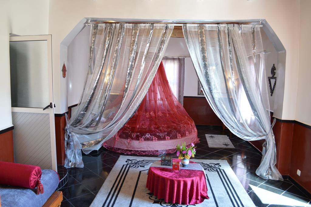 Auberge Le Jardin De La Source Aït Ben Ali 外观 照片