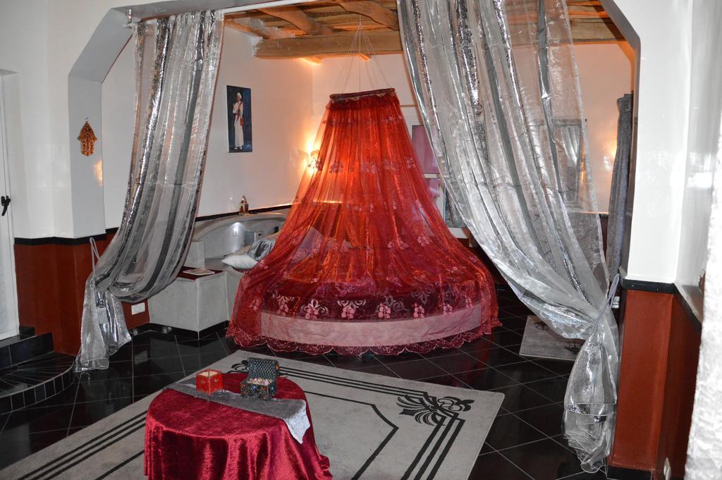 Auberge Le Jardin De La Source Aït Ben Ali 外观 照片